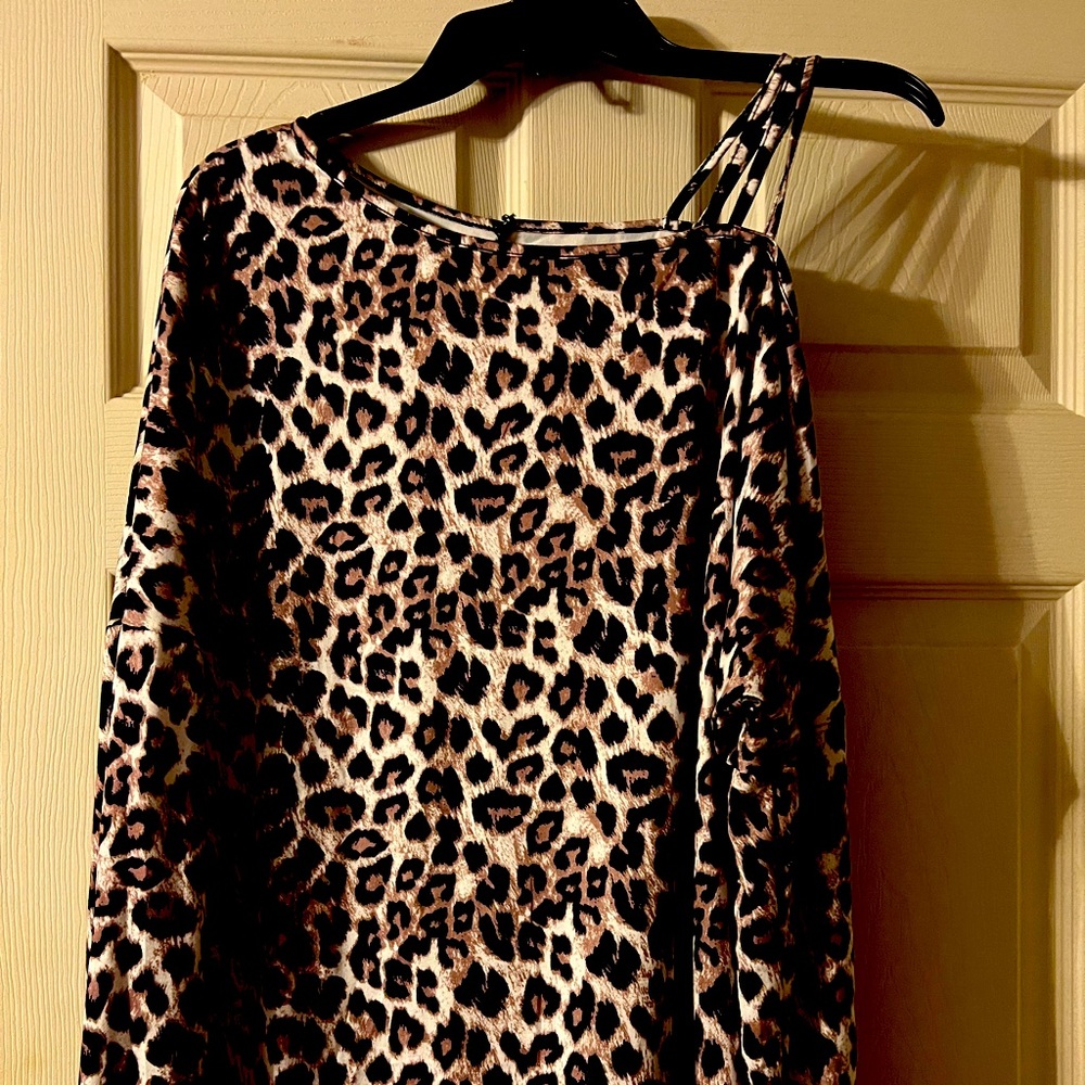 Off the shoulder long sleeve top